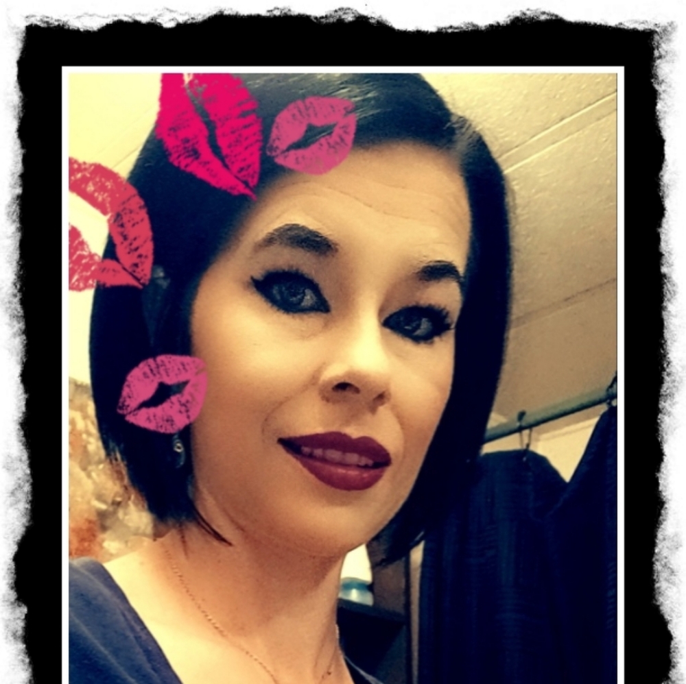Meet your Posher, Amanda